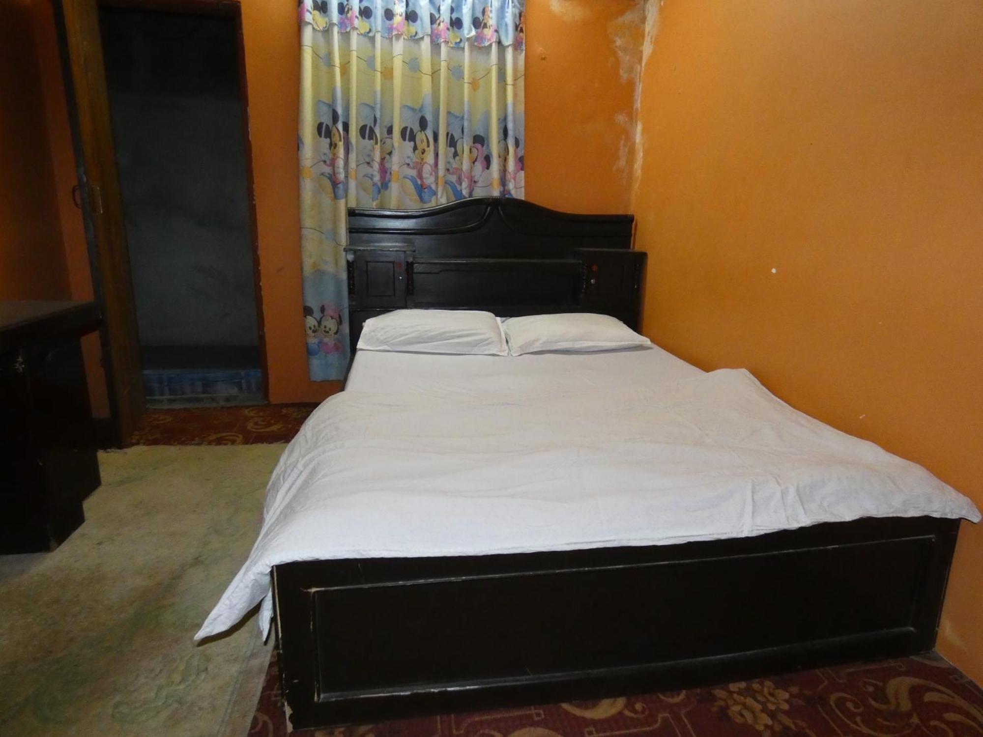 Sara'S Backpackers Hotel Kathmandu Exterior foto