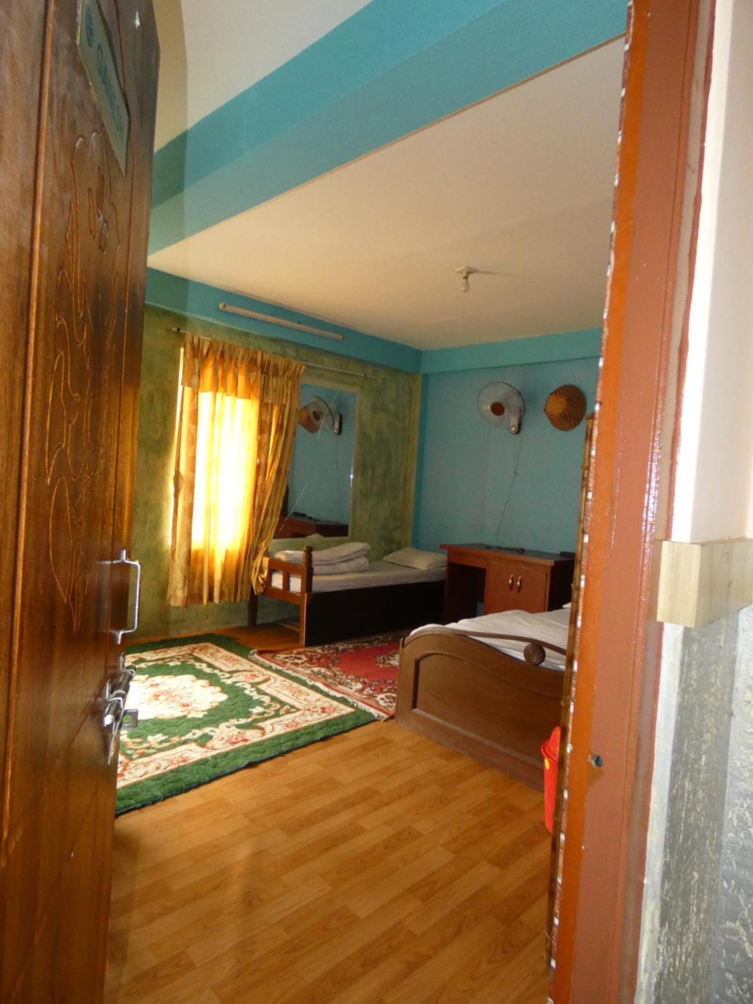 Sara'S Backpackers Hotel Kathmandu Exterior foto